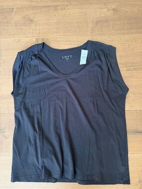 LOFT Black V-Neck Cap-Sleeve Tank Top
